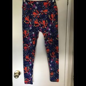 Disney LuLaRoe Leggings OS featuring Captain Hook‎
